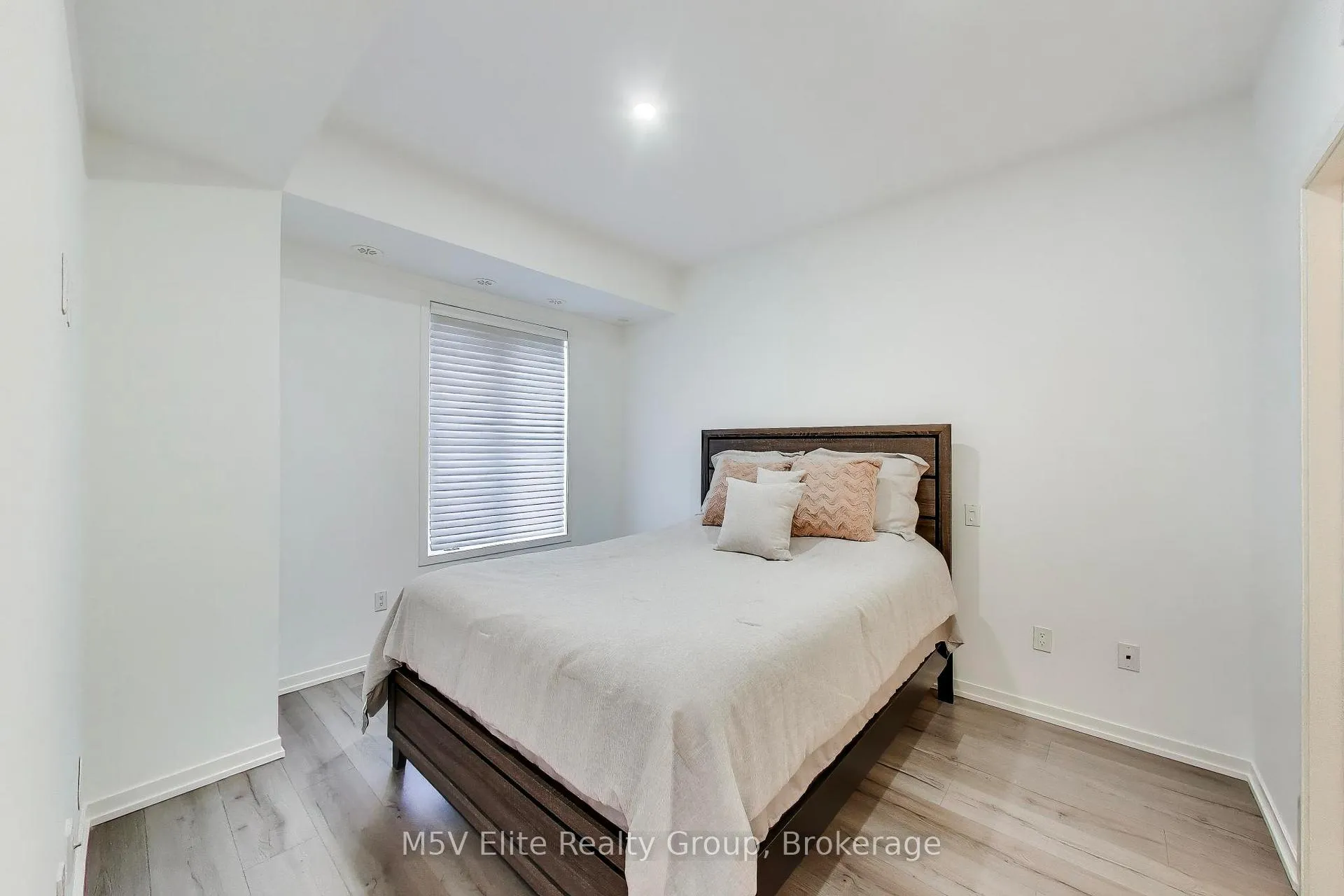 Photo 5 of Unit E07, 26 Bruce Street, Vaughan, East Woodbridge — HOMEH