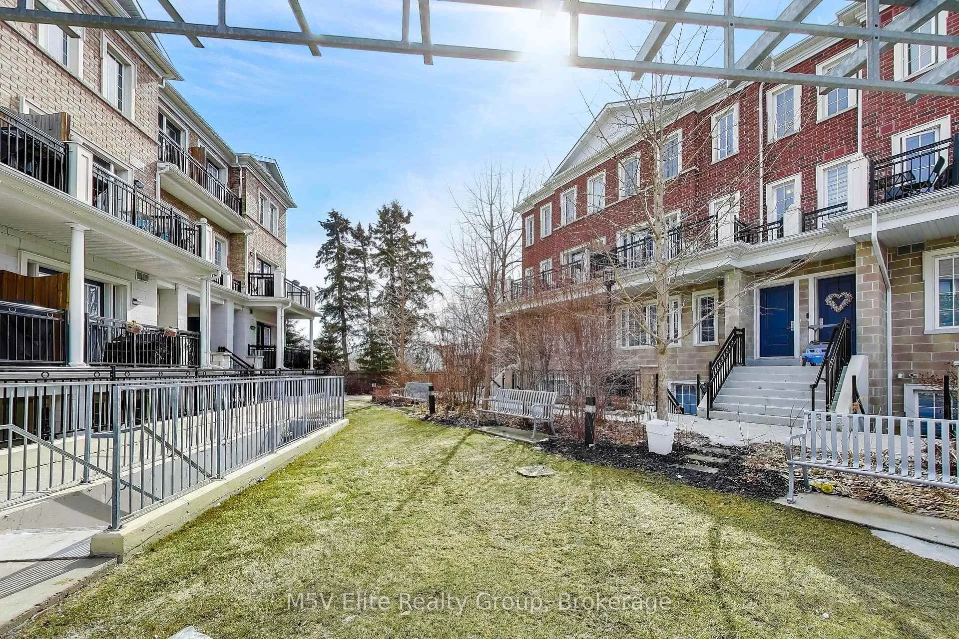 Photo 11 of Unit E07, 26 Bruce Street, Vaughan, East Woodbridge — HOMEH