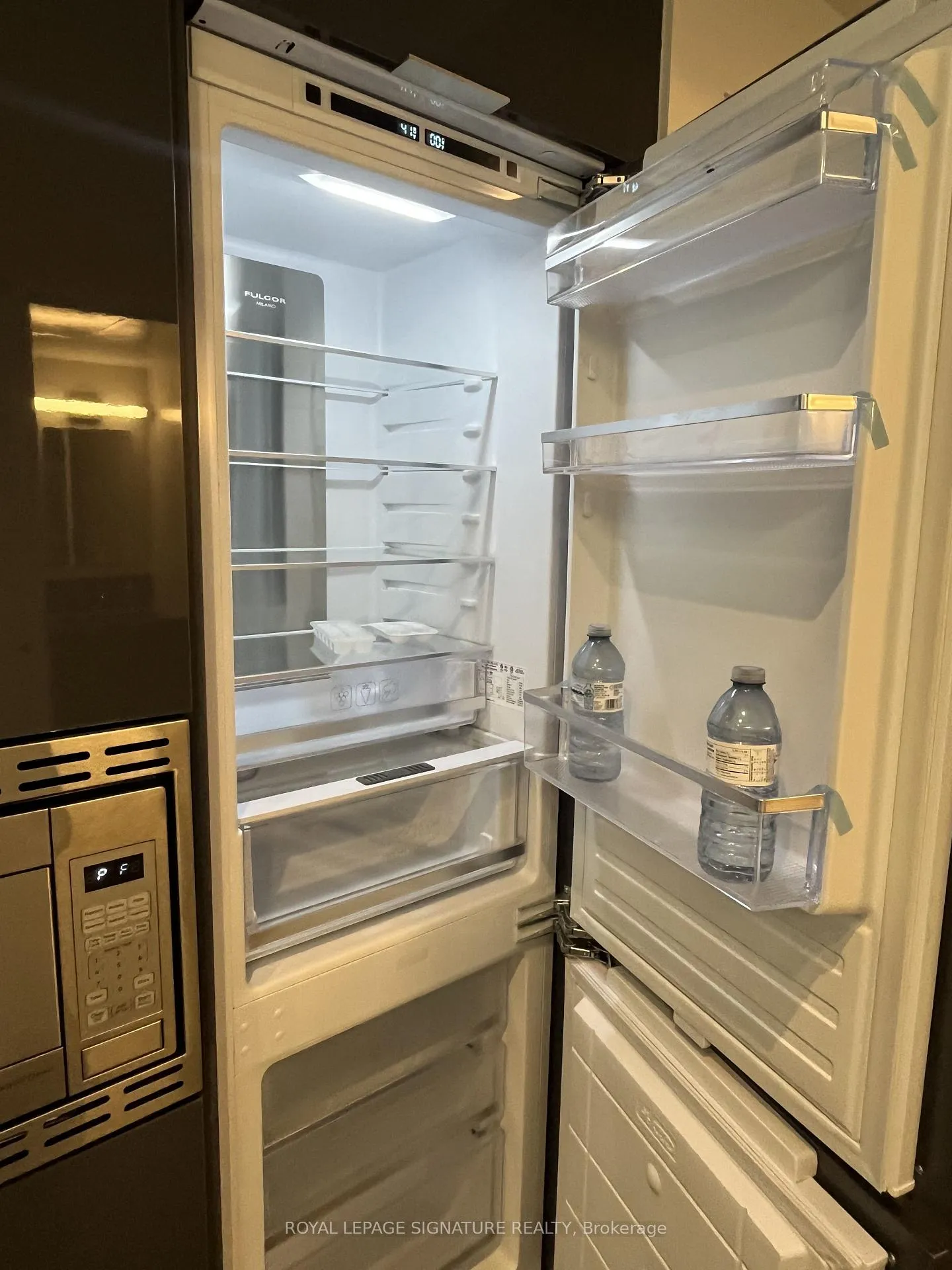 Photo 4 of Unit 3007, 238 Simcoe Street N, Toronto, Kensington-Chinatown — HOMEH