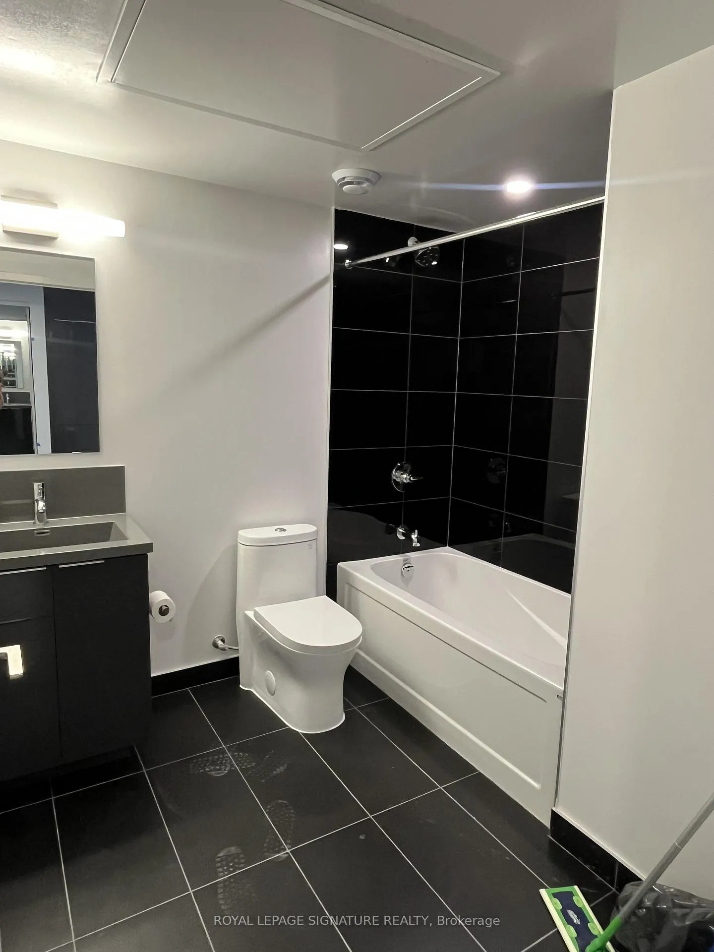 Photo 8 of Unit 3007, 238 Simcoe Street N, Toronto, Kensington-Chinatown — HOMEH