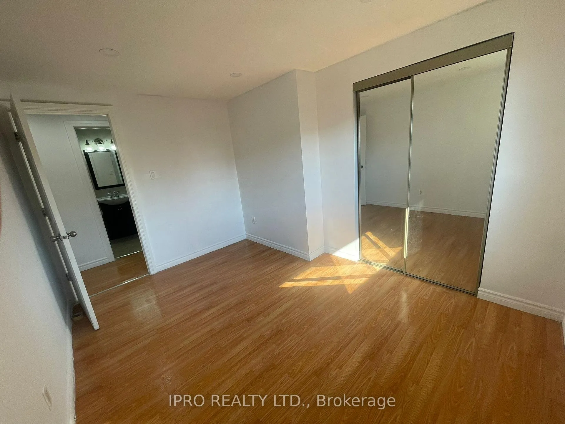 Photo 9 of Unit 28, 50 Bell Manor Drive, Hamilton, Riverdale — HOMEH