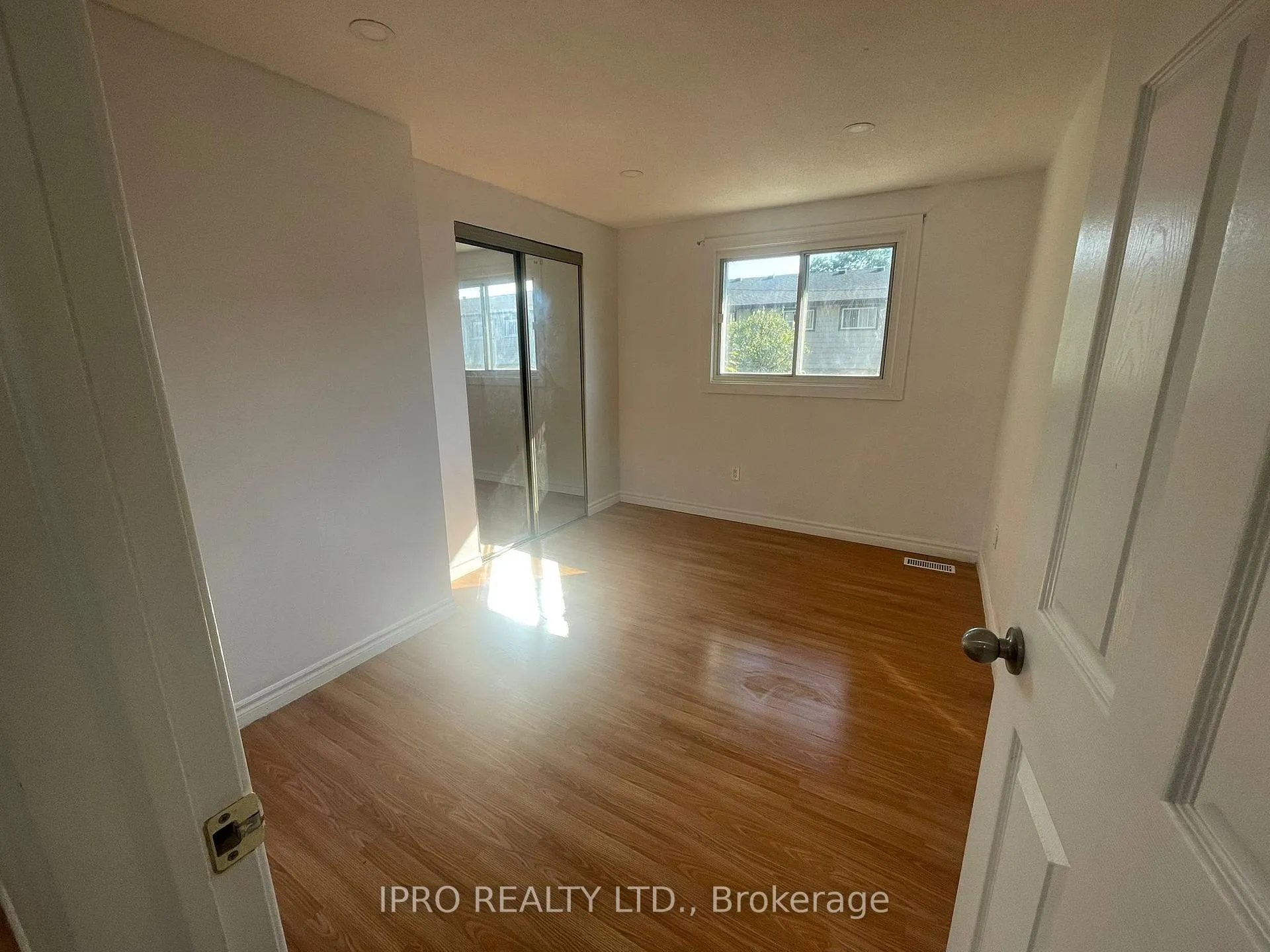 Photo 11 of Unit 28, 50 Bell Manor Drive, Hamilton, Riverdale — HOMEH