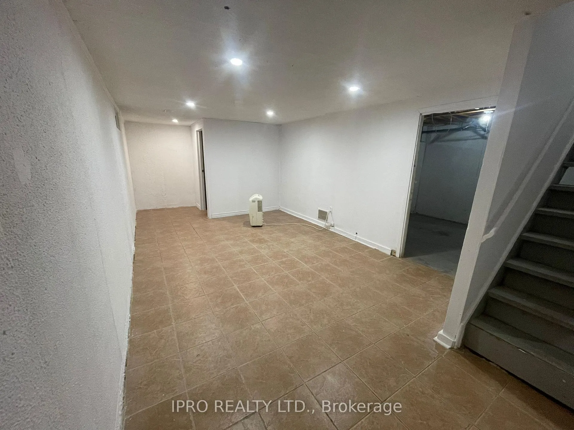 Photo 13 of Unit 28, 50 Bell Manor Drive, Hamilton, Riverdale — HOMEH