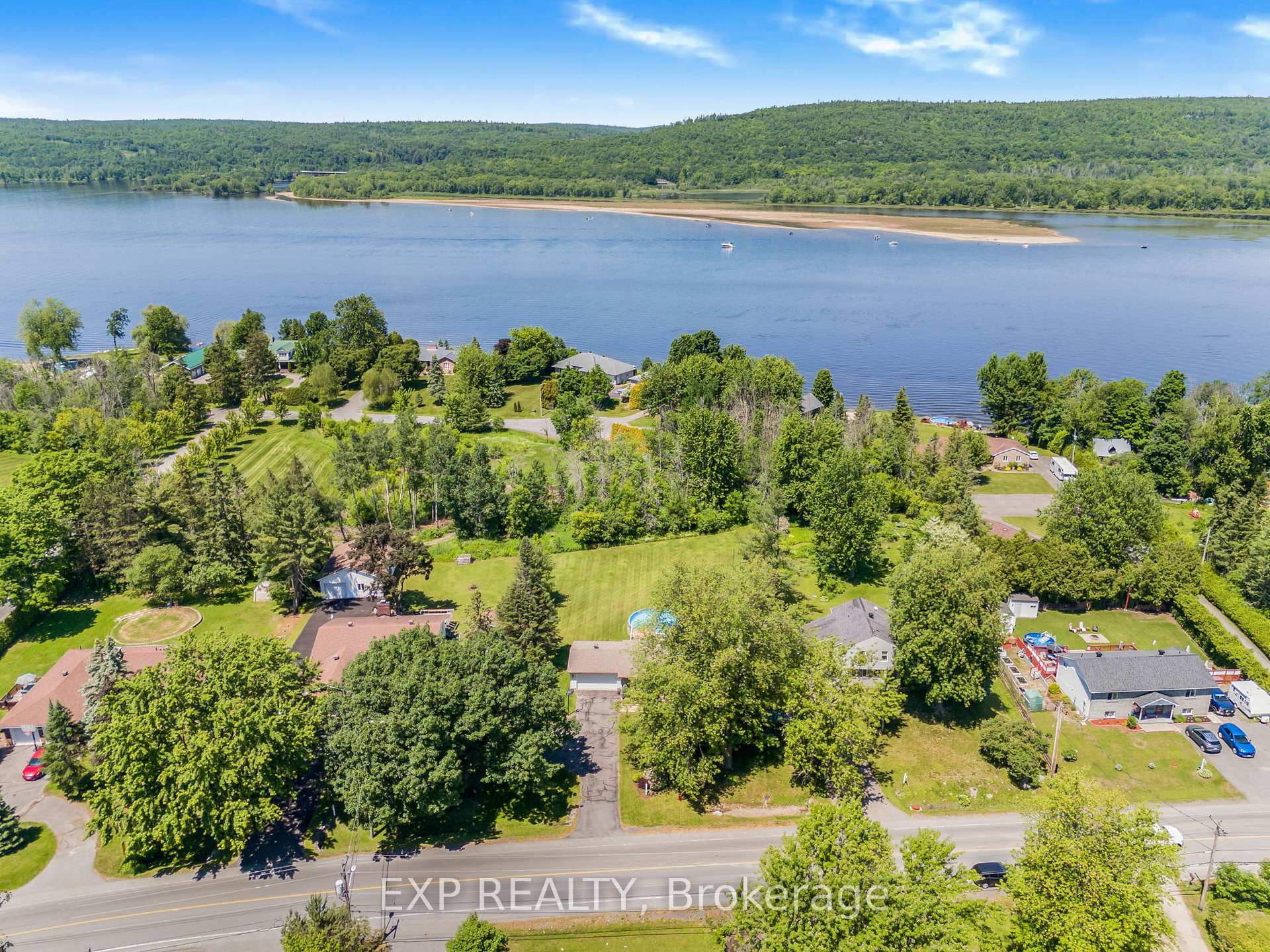 Photo 11 of 472 Front Road, Champlain, Champlain Twp — HOMEH