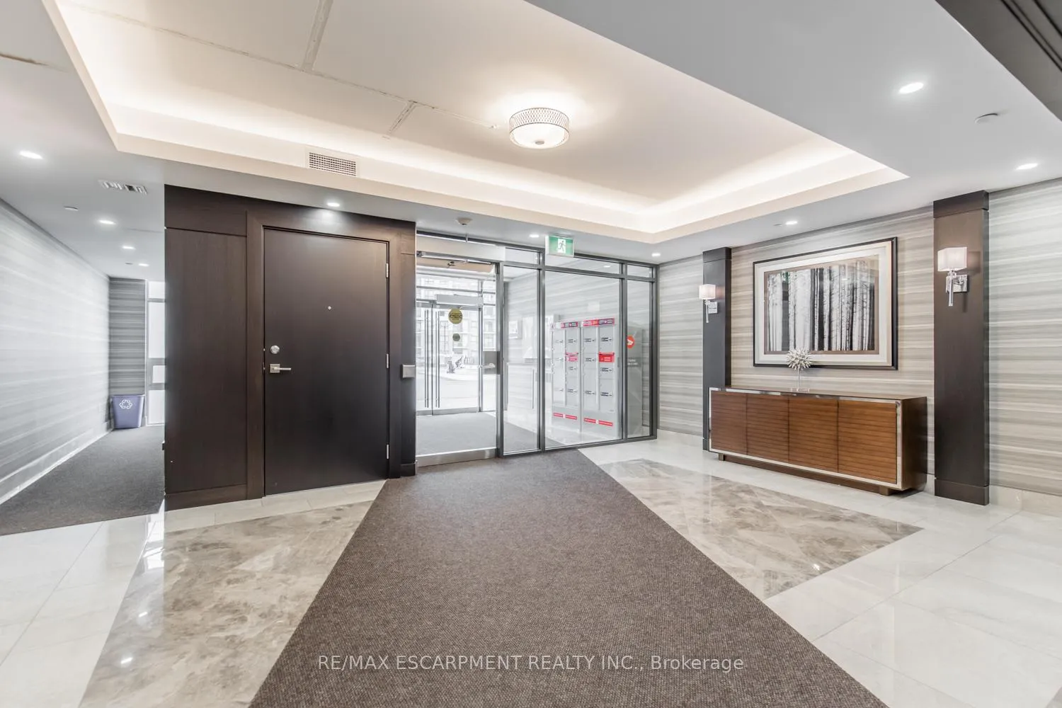 Photo 3 of Unit 533, 101 Shoreview Place, Hamilton, Stoney Creek — HOMEH