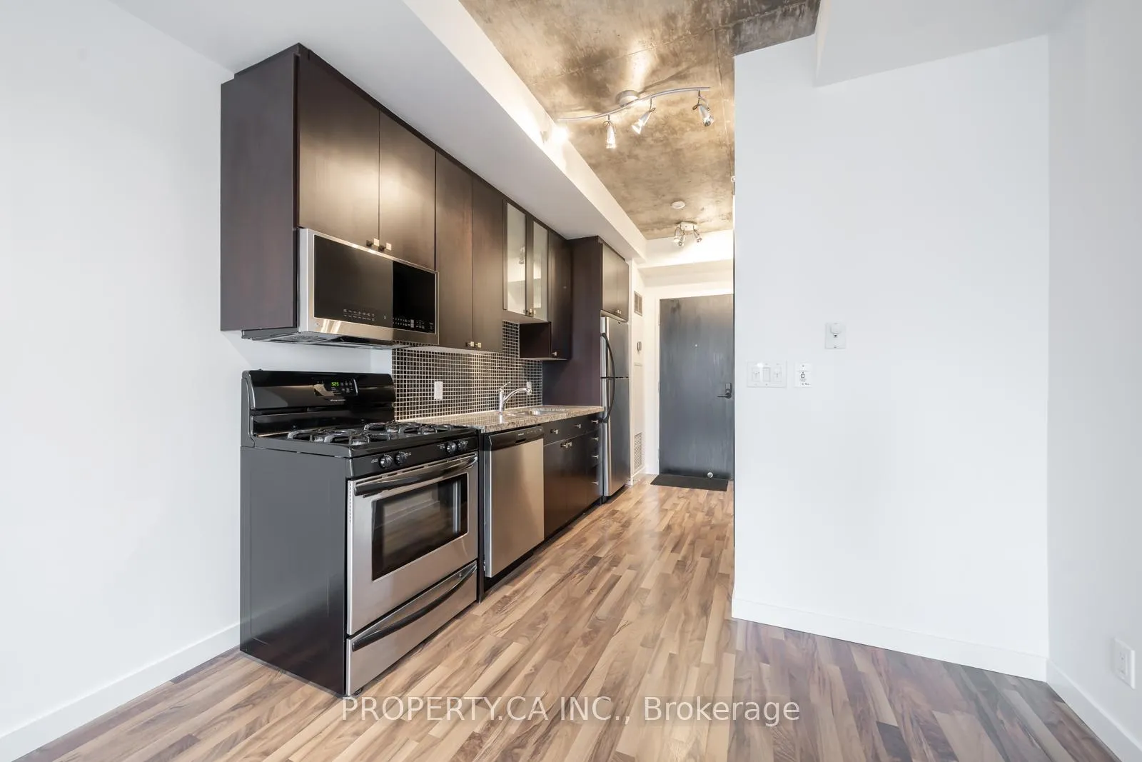 Photo 4 of Unit 712, 1 Shaw Street, Toronto, Niagara — HOMEH