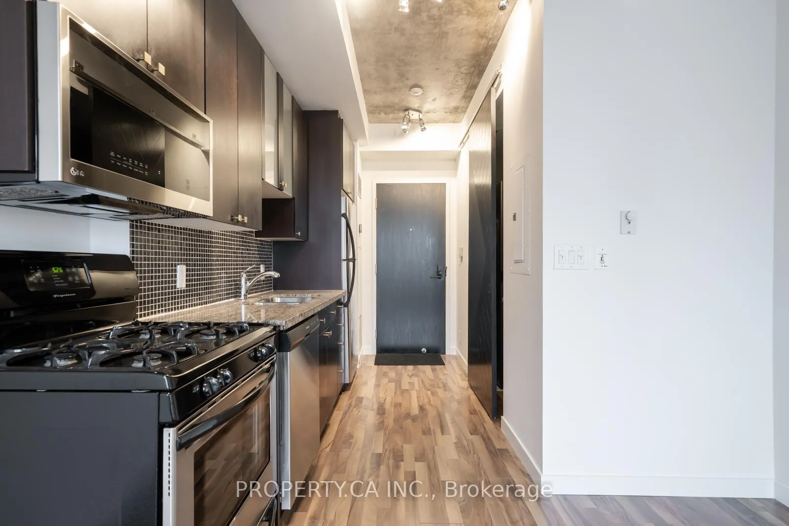 Photo 6 of Unit 712, 1 Shaw Street, Toronto, Niagara — HOMEH