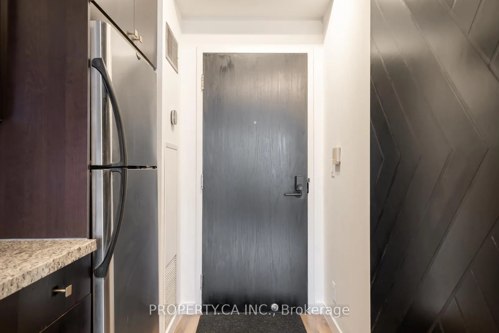 Photo 7 of Unit 712, 1 Shaw Street, Toronto, Niagara — HOMEH