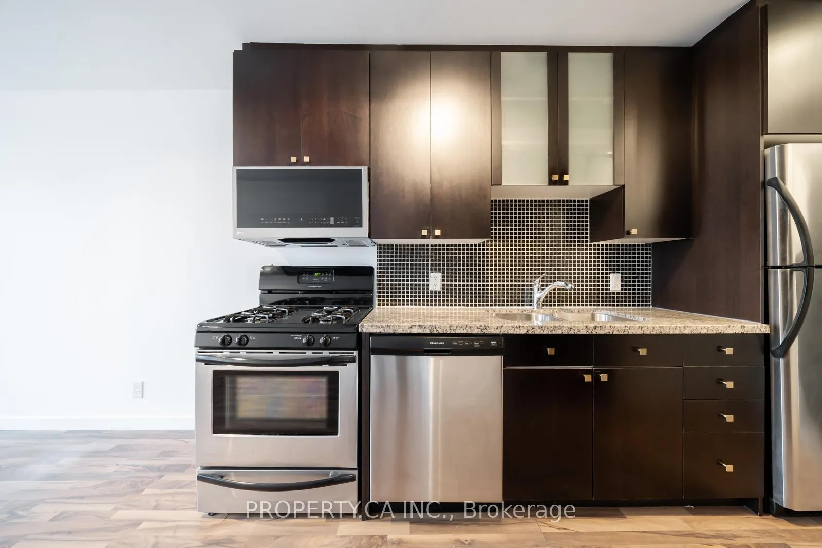 Photo 8 of Unit 712, 1 Shaw Street, Toronto, Niagara — HOMEH