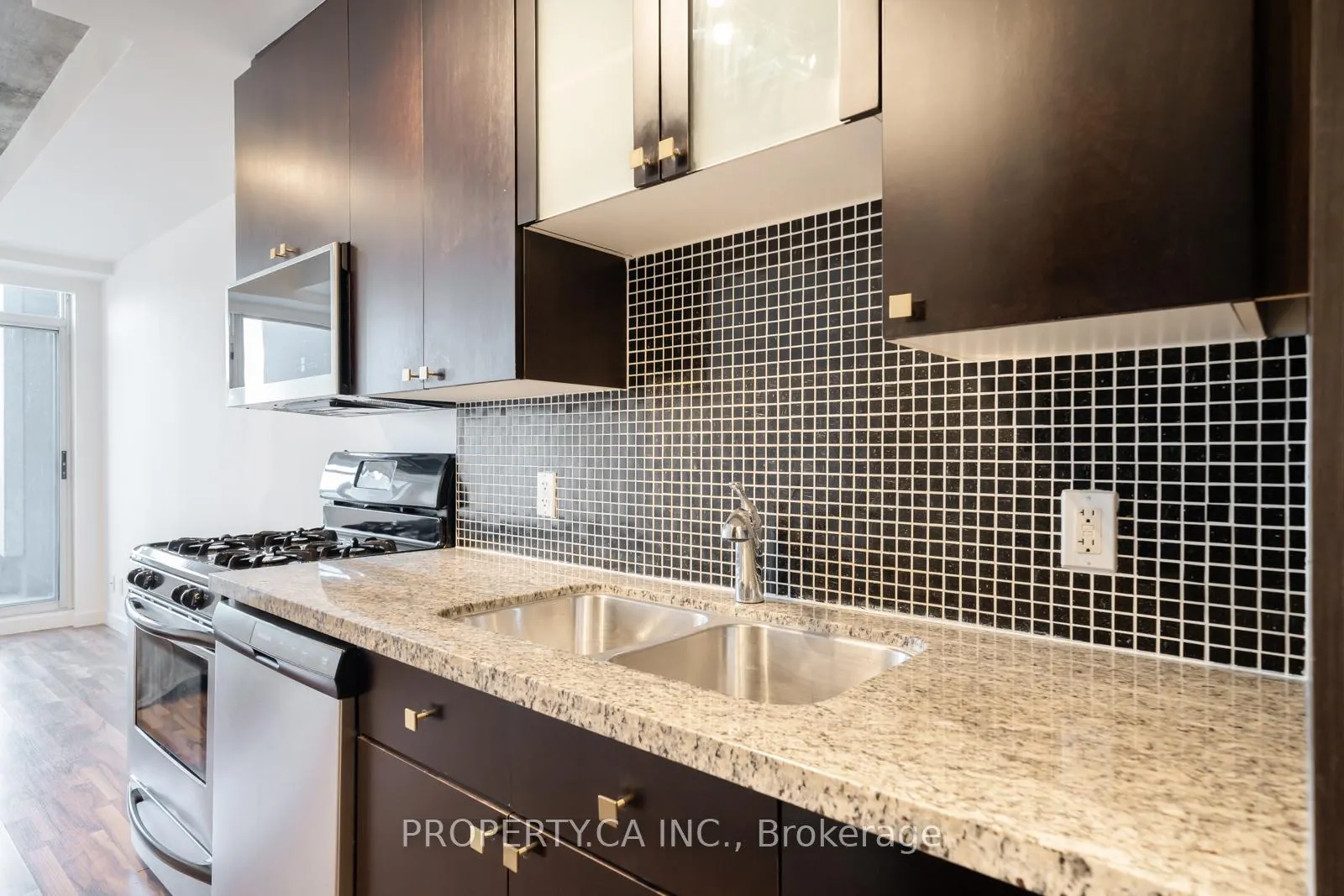 Photo 13 of Unit 712, 1 Shaw Street, Toronto, Niagara — HOMEH