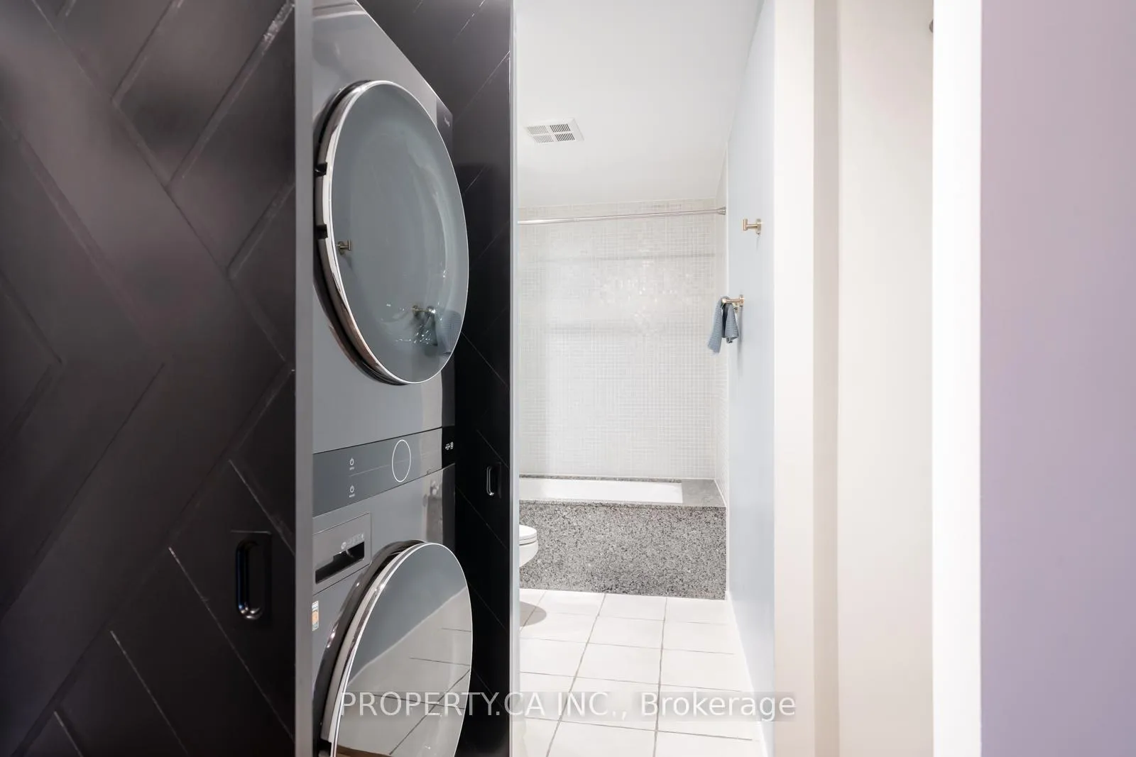 Photo 14 of Unit 712, 1 Shaw Street, Toronto, Niagara — HOMEH