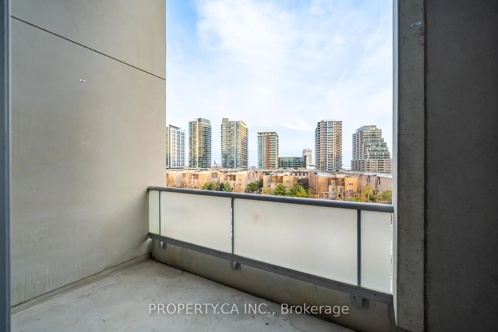 Photo 21 of Unit 712, 1 Shaw Street, Toronto, Niagara — HOMEH