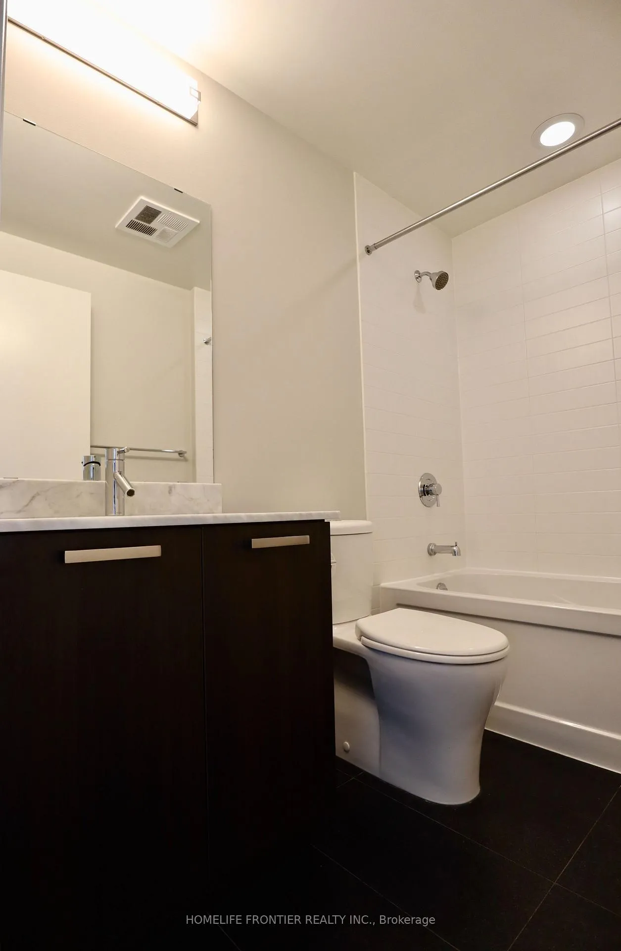 Photo 2 of Unit 810, 775 King Street W, Toronto, Niagara — HOMEH