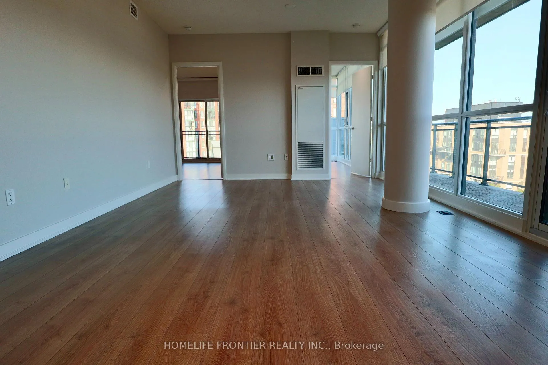 Photo 4 of Unit 810, 775 King Street W, Toronto, Niagara — HOMEH