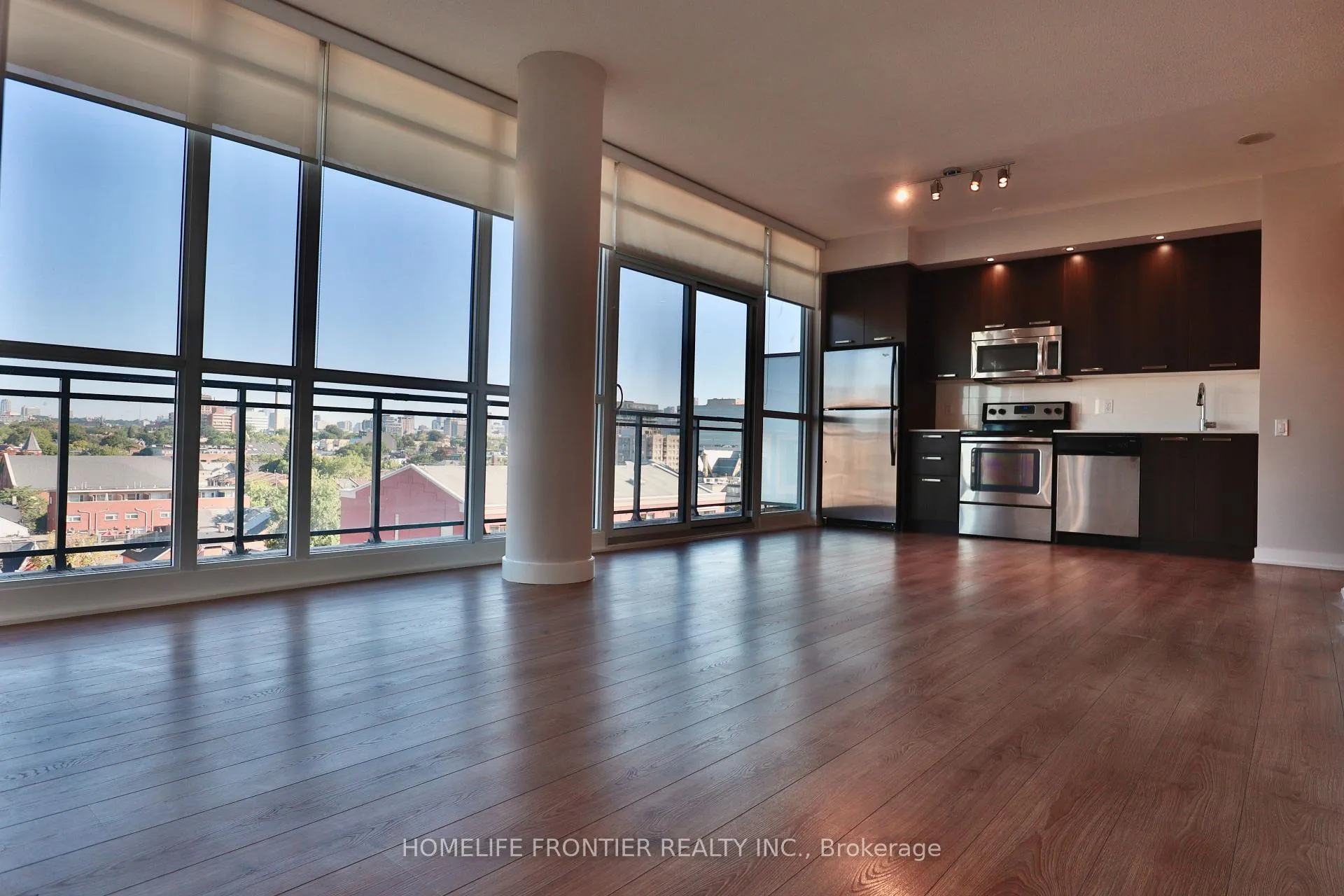 Photo 5 of Unit 810, 775 King Street W, Toronto, Niagara — HOMEH