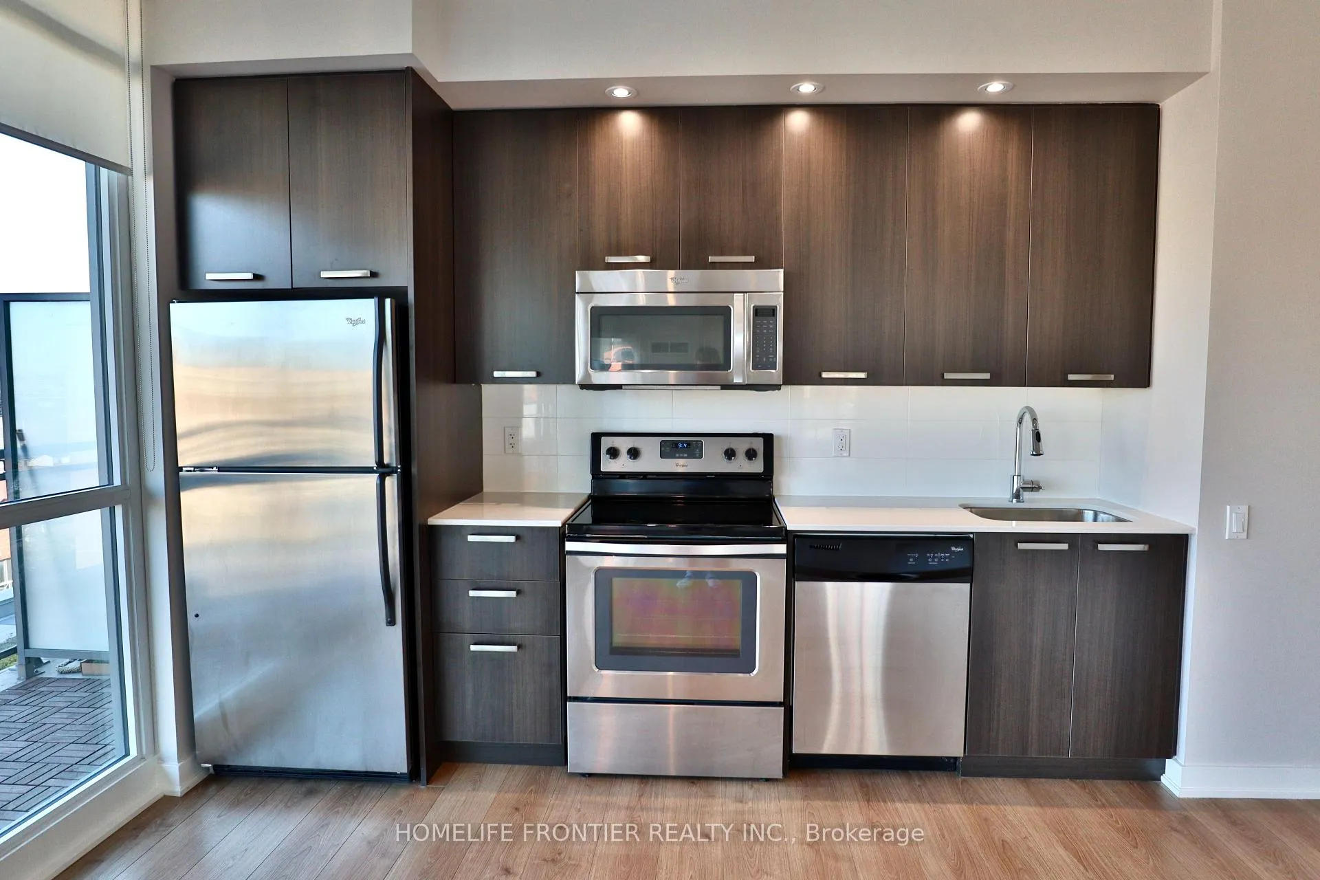 Photo 6 of Unit 810, 775 King Street W, Toronto, Niagara — HOMEH