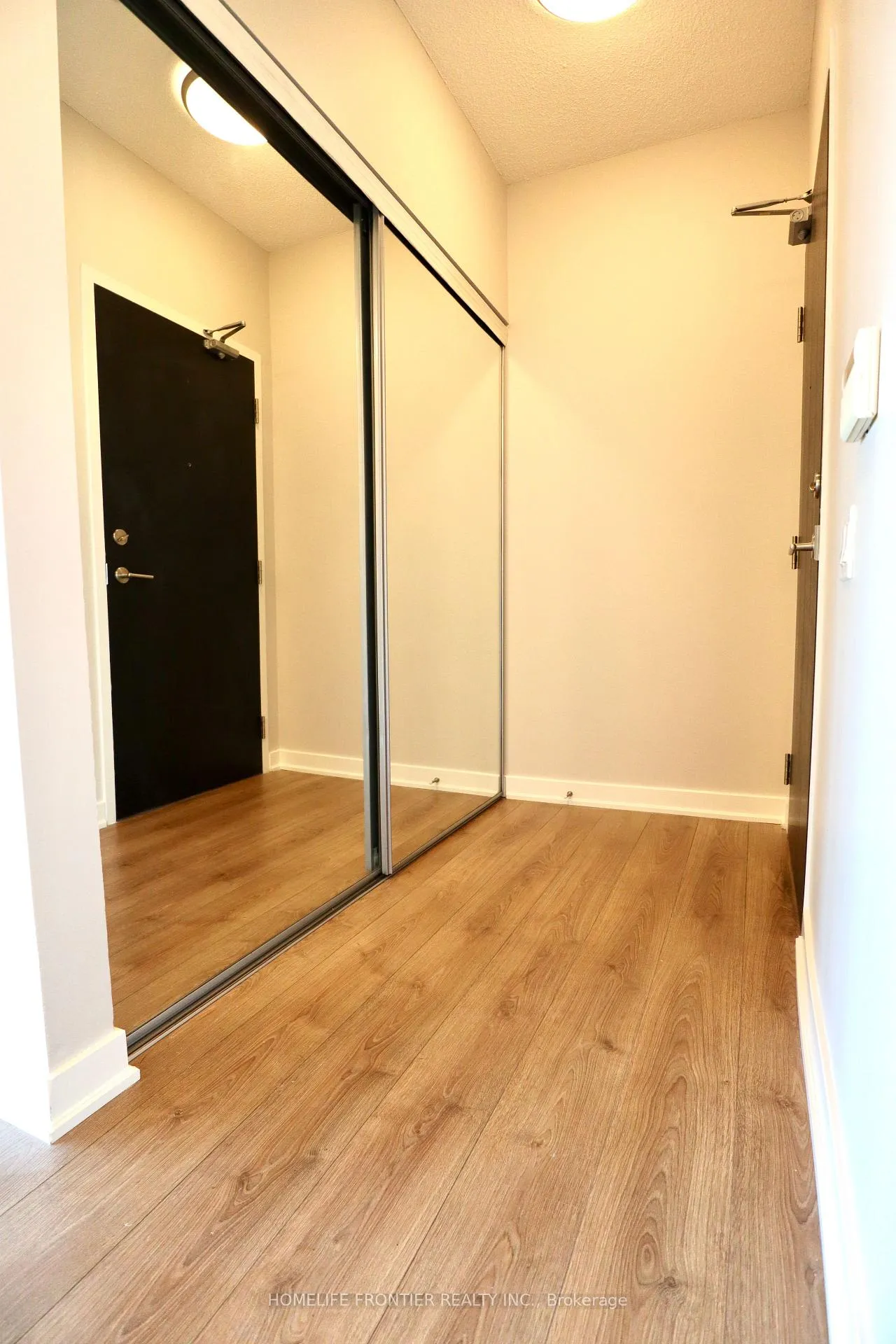 Photo 8 of Unit 810, 775 King Street W, Toronto, Niagara — HOMEH