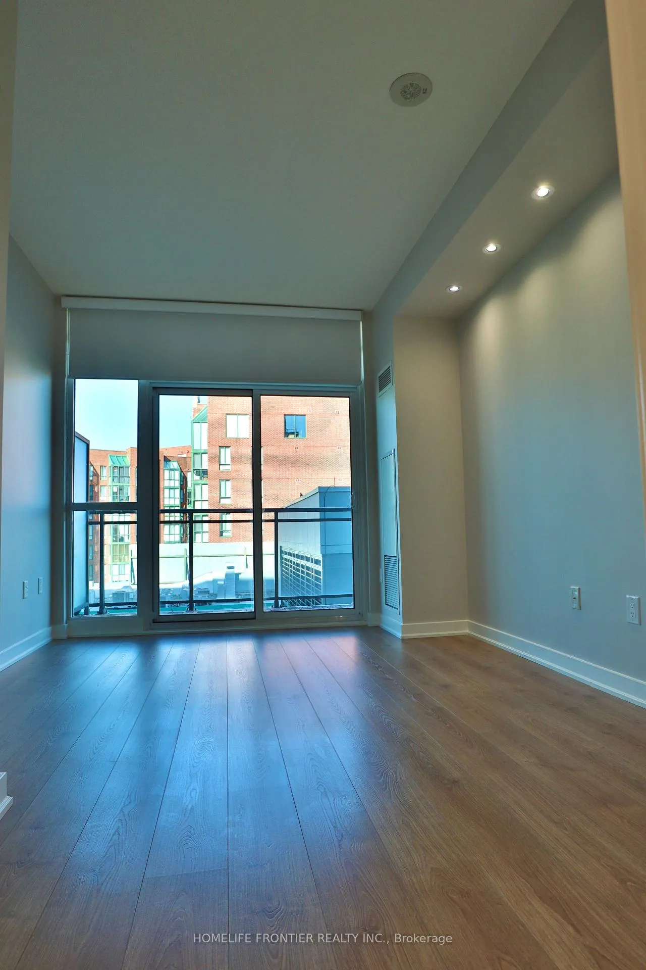 Photo 10 of Unit 810, 775 King Street W, Toronto, Niagara — HOMEH
