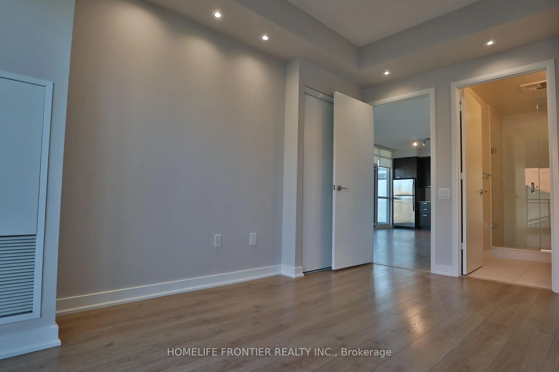 Photo 11 of Unit 810, 775 King Street W, Toronto, Niagara — HOMEH