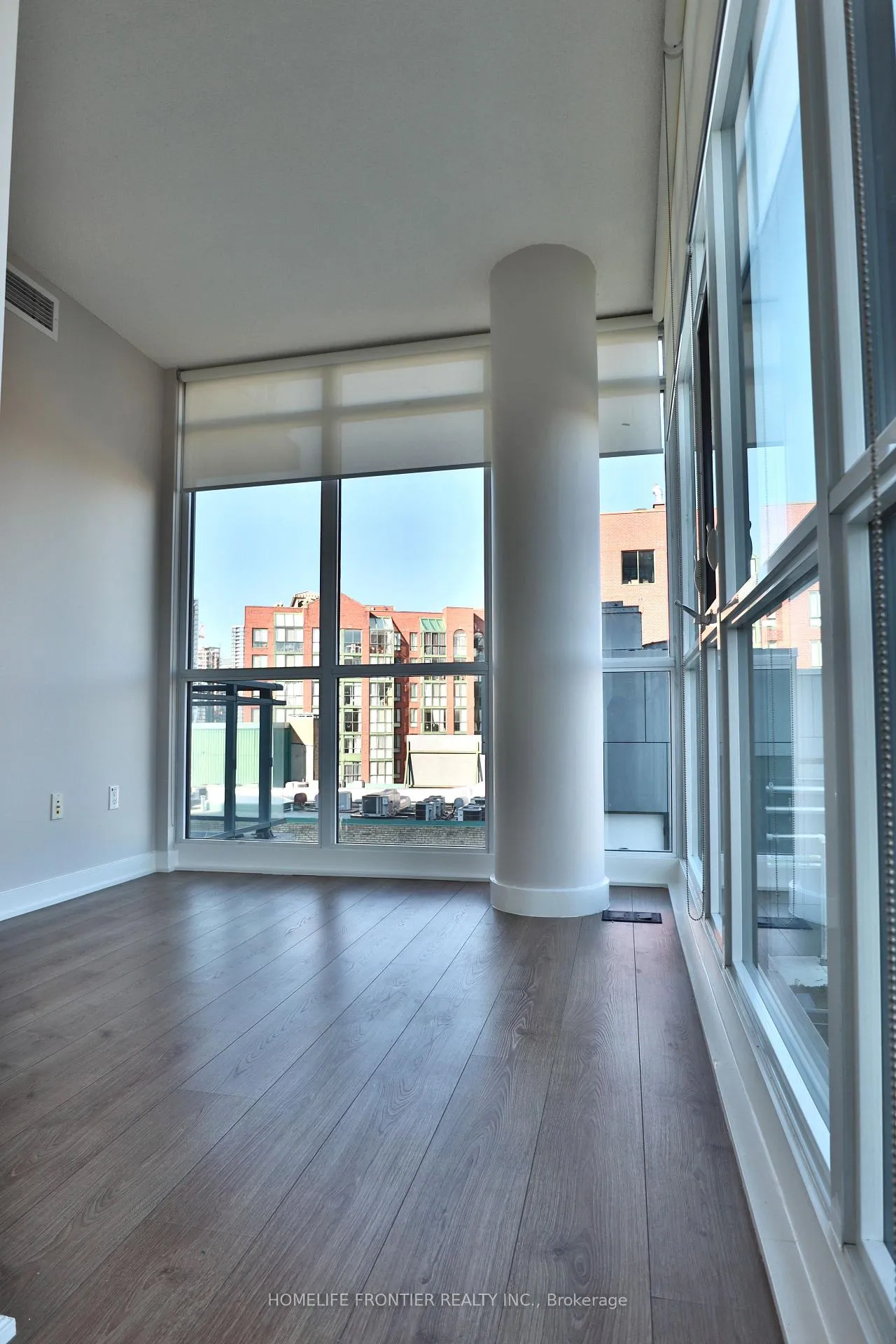 Photo 13 of Unit 810, 775 King Street W, Toronto, Niagara — HOMEH