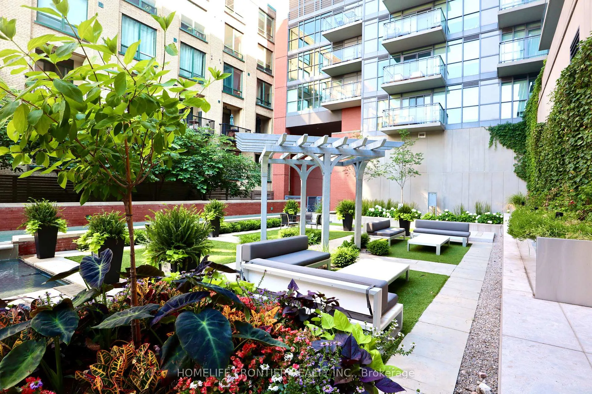 Photo 24 of Unit 810, 775 King Street W, Toronto, Niagara — HOMEH