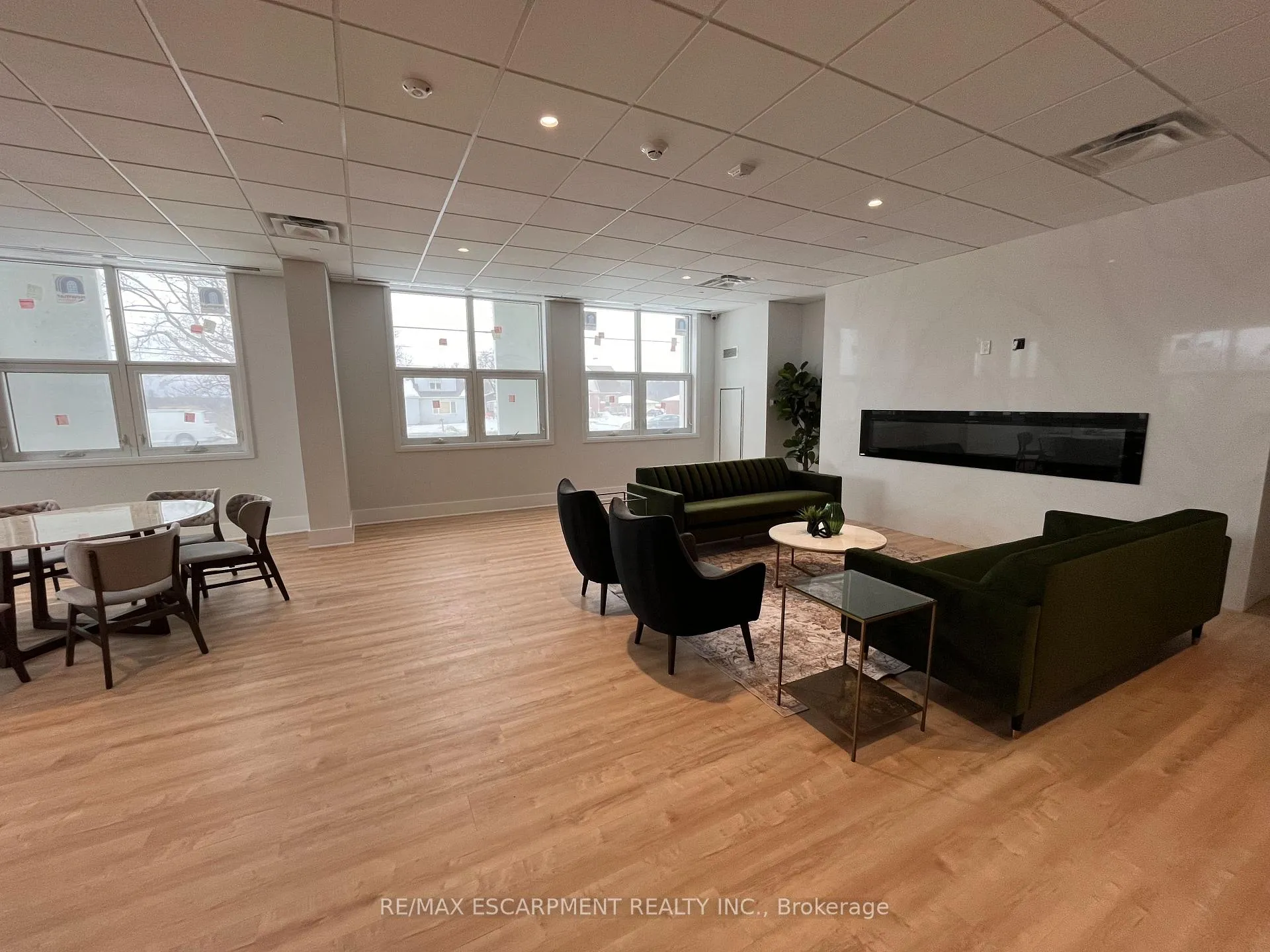 Photo 20 of Unit 401, 1936 Rymal Road E, Hamilton, Stoney Creek — HOMEH