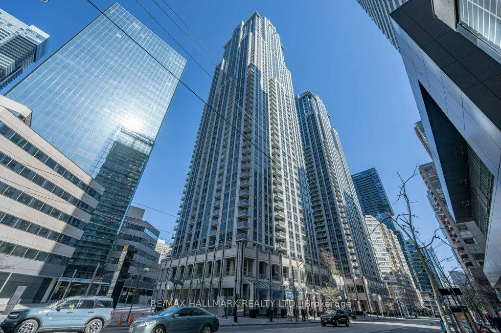 Photo 2 of Unit 801, 763 Bay Street, Toronto, Bay Street Corridor — HOMEH