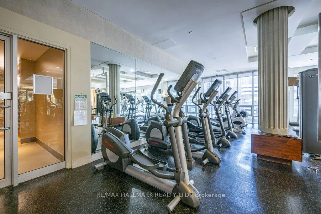 Photo 4 of Unit 801, 763 Bay Street, Toronto, Bay Street Corridor — HOMEH