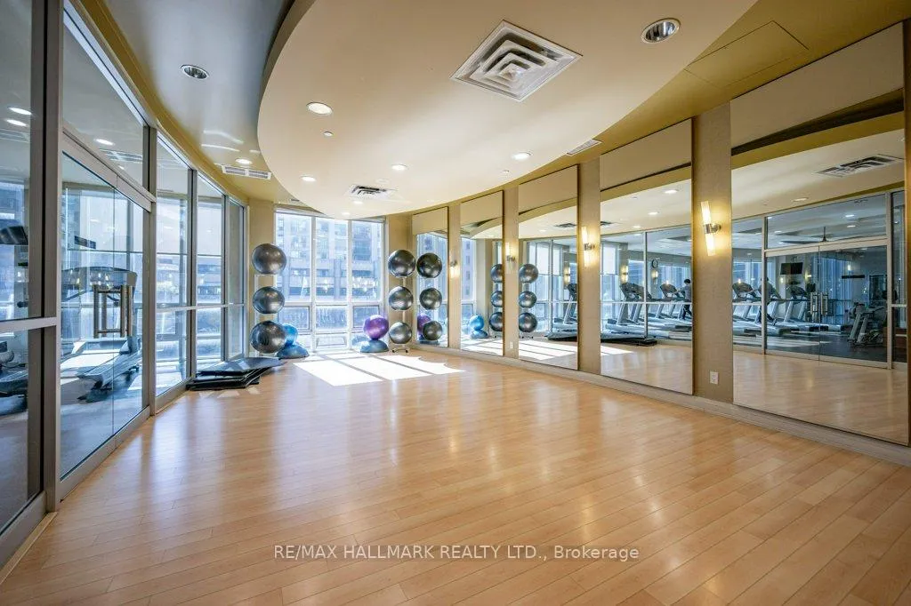 Photo 6 of Unit 801, 763 Bay Street, Toronto, Bay Street Corridor — HOMEH