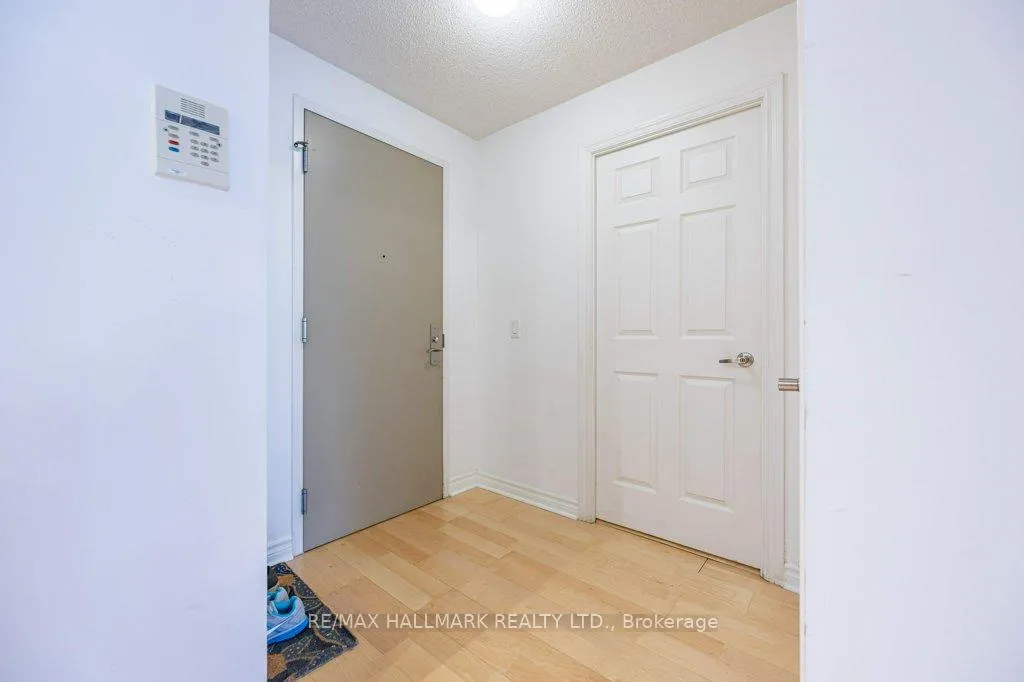 Photo 7 of Unit 801, 763 Bay Street, Toronto, Bay Street Corridor — HOMEH