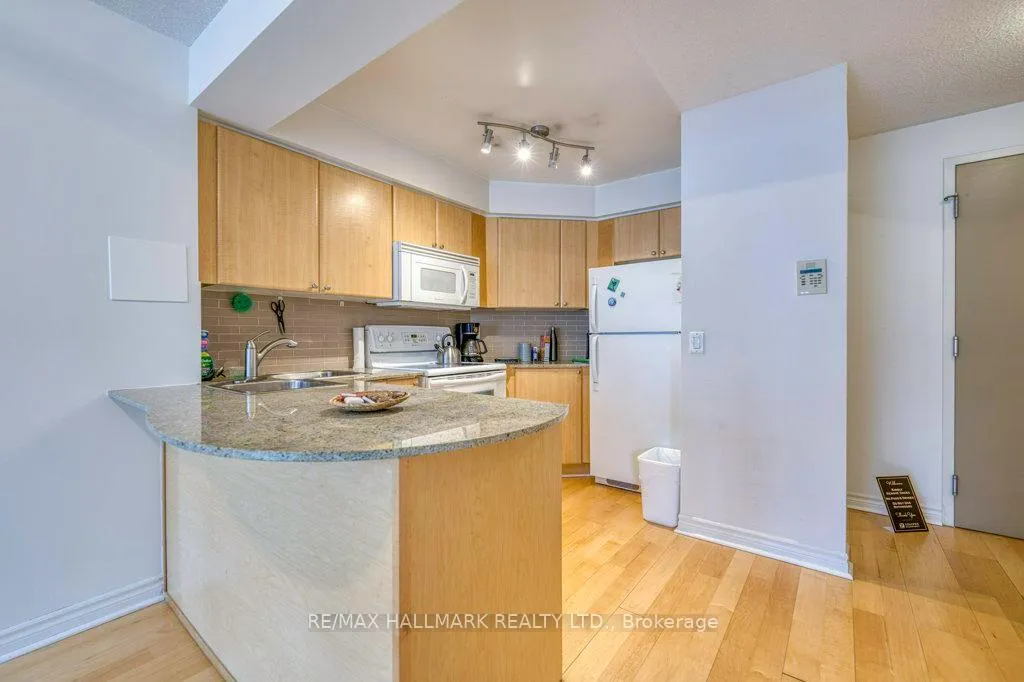 Photo 9 of Unit 801, 763 Bay Street, Toronto, Bay Street Corridor — HOMEH