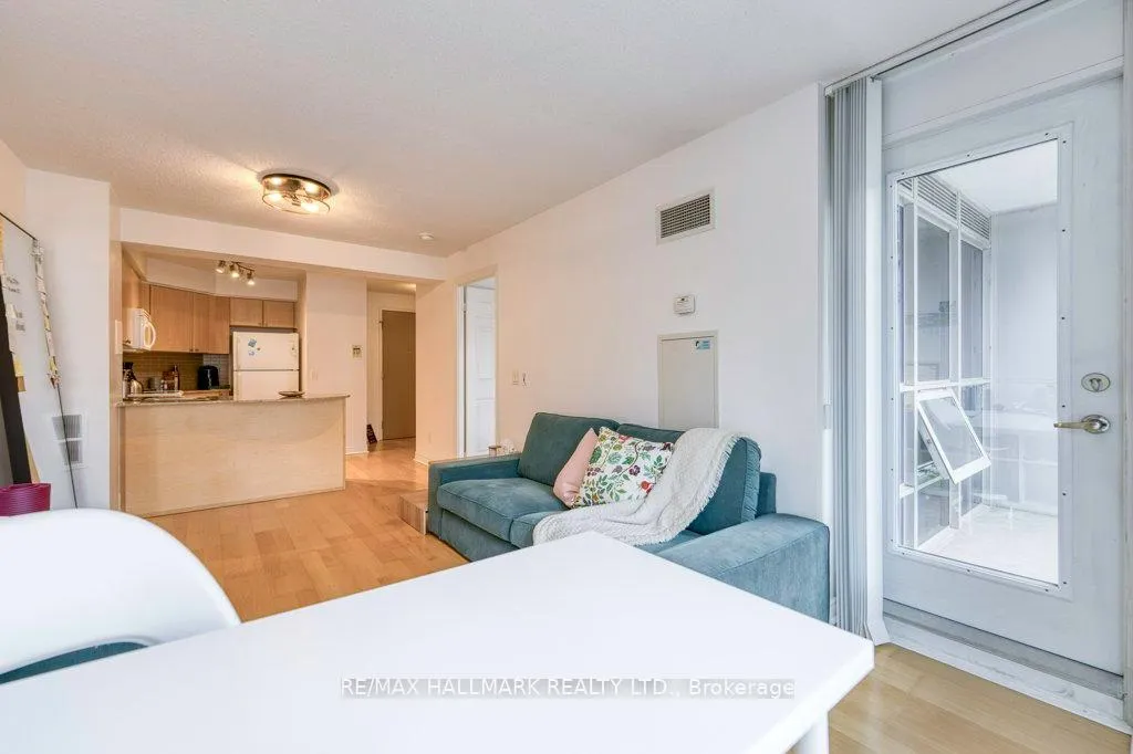 Photo 13 of Unit 801, 763 Bay Street, Toronto, Bay Street Corridor — HOMEH