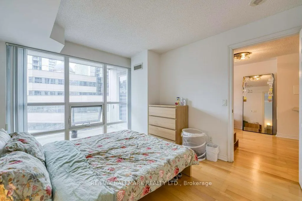 Photo 15 of Unit 801, 763 Bay Street, Toronto, Bay Street Corridor — HOMEH