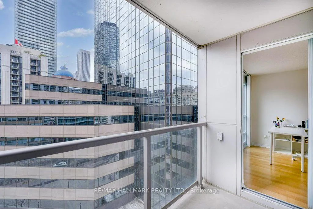 Photo 18 of Unit 801, 763 Bay Street, Toronto, Bay Street Corridor — HOMEH