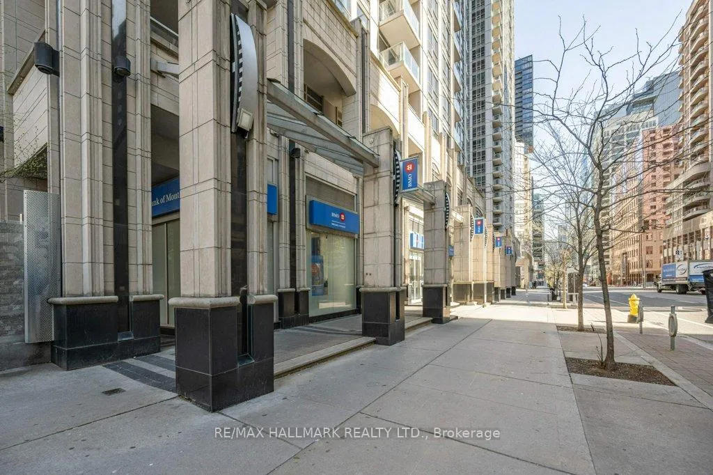 Photo 22 of Unit 801, 763 Bay Street, Toronto, Bay Street Corridor — HOMEH