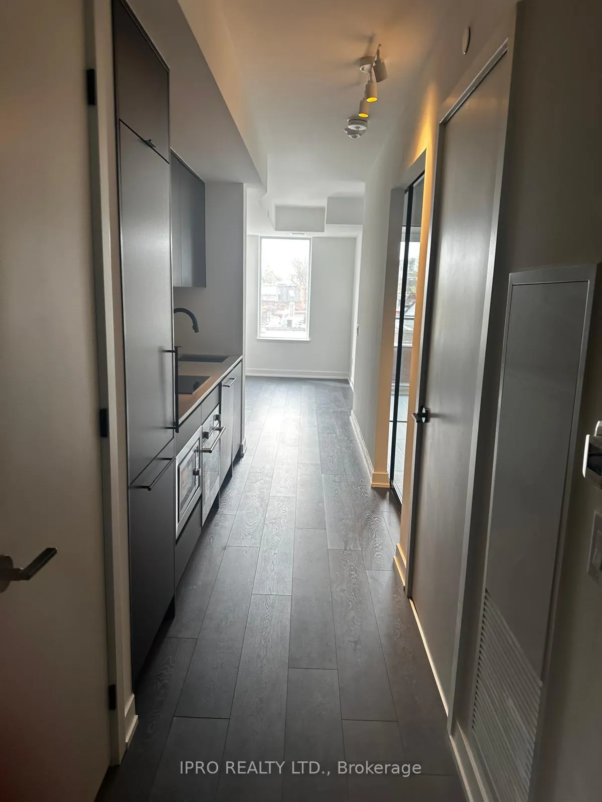 Photo 3 of Unit 306, 5 Lakeview Avenue, Toronto, Trinity-Bellwoods — HOMEH
