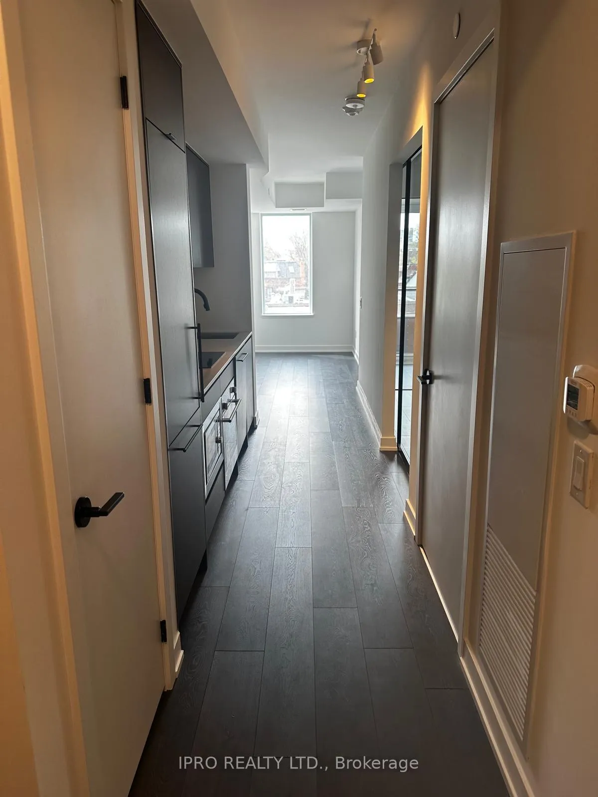 Photo 4 of Unit 306, 5 Lakeview Avenue, Toronto, Trinity-Bellwoods — HOMEH