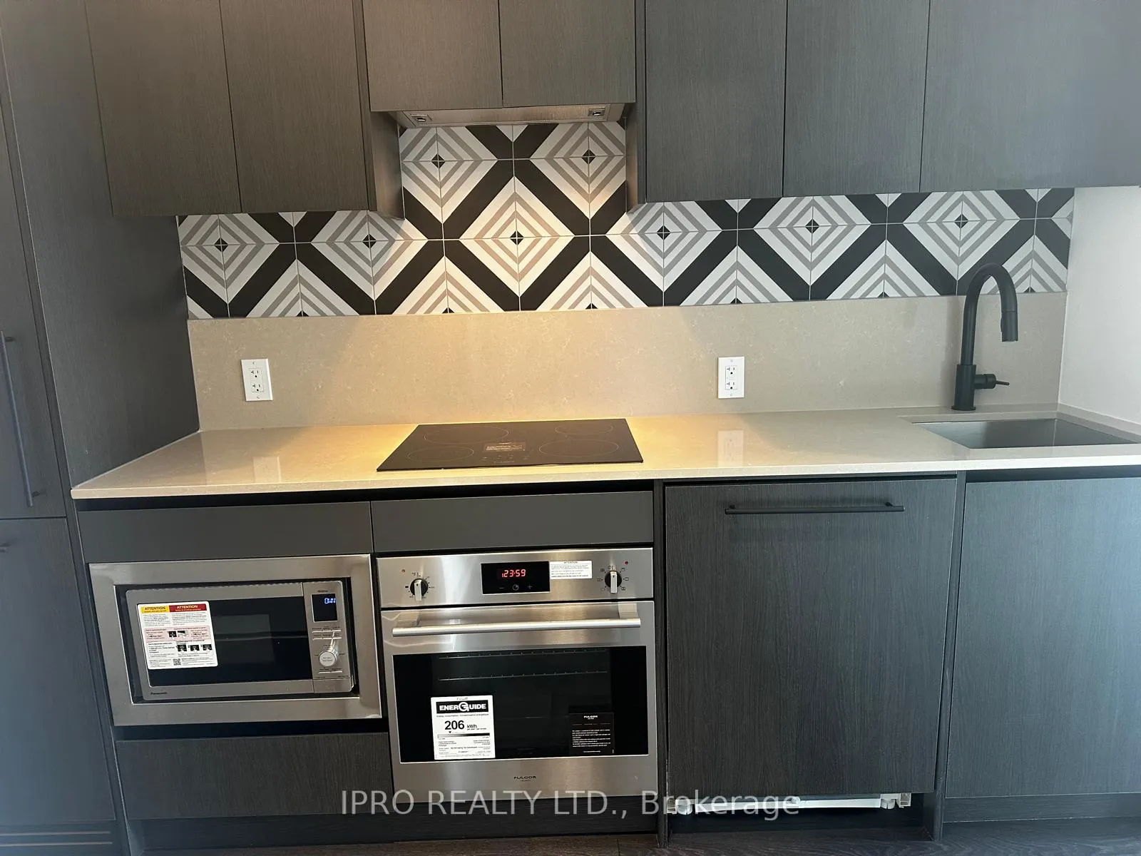 Photo 8 of Unit 306, 5 Lakeview Avenue, Toronto, Trinity-Bellwoods — HOMEH