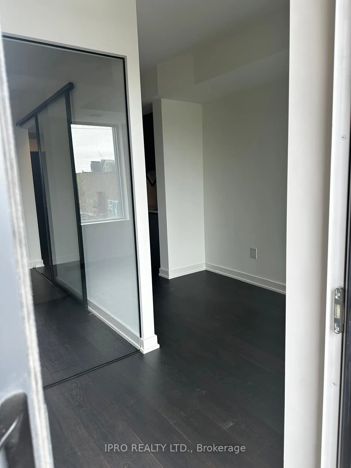 Photo 9 of Unit 306, 5 Lakeview Avenue, Toronto, Trinity-Bellwoods — HOMEH