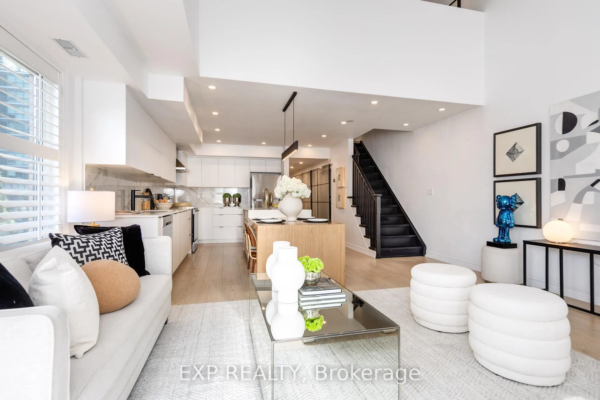 Photo 8 of Unit 301, 120 Aerodrome Crescent, Toronto, Leaside — HOMEH