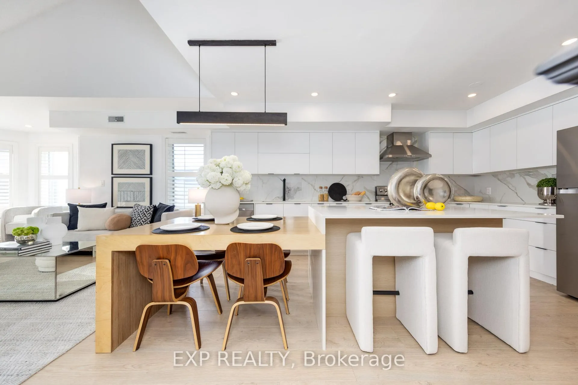 Photo 10 of Unit 301, 120 Aerodrome Crescent, Toronto, Leaside — HOMEH