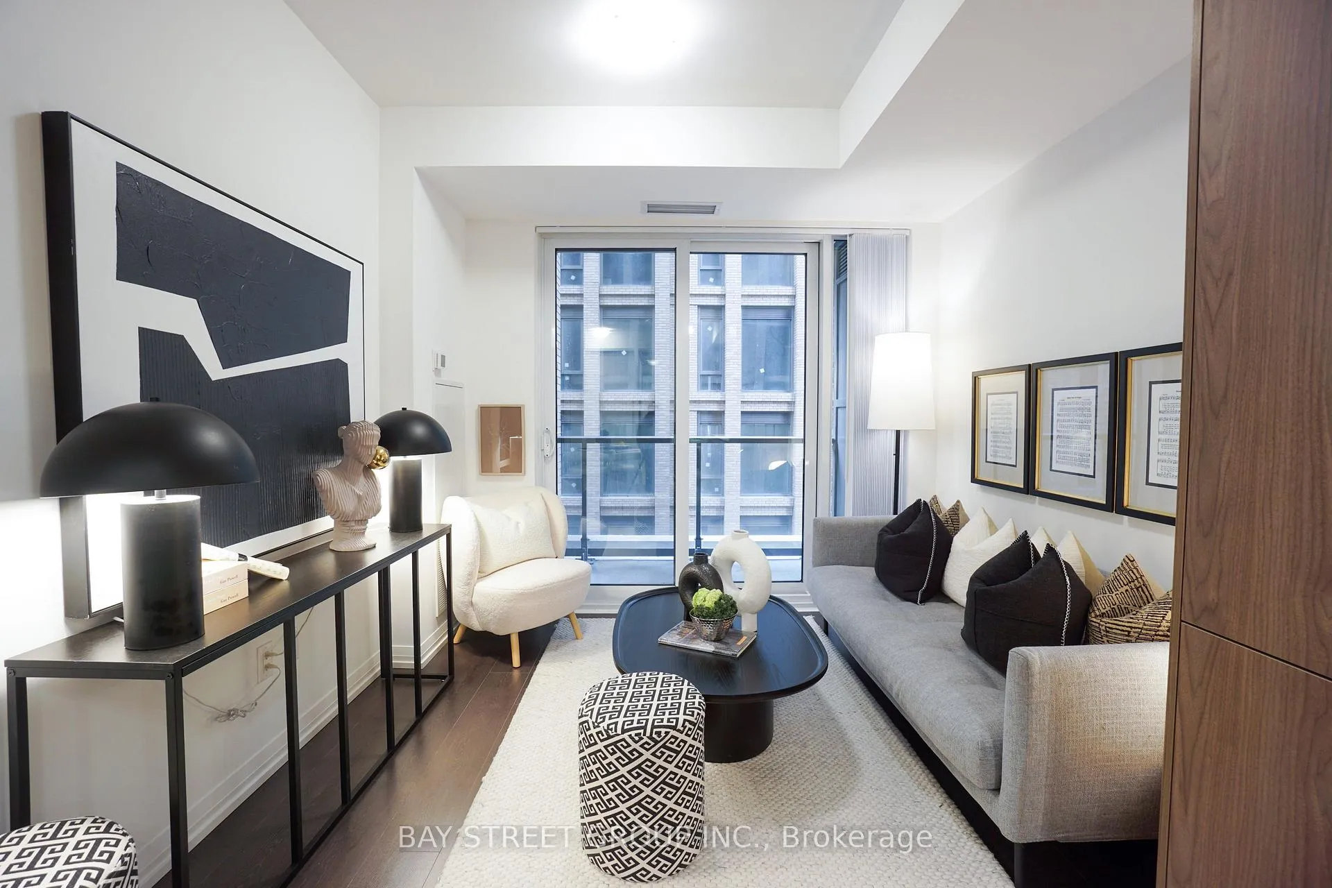Photo 2 of Unit 1004, 8 Widmer Street, Toronto, Waterfront Communities — HOMEH