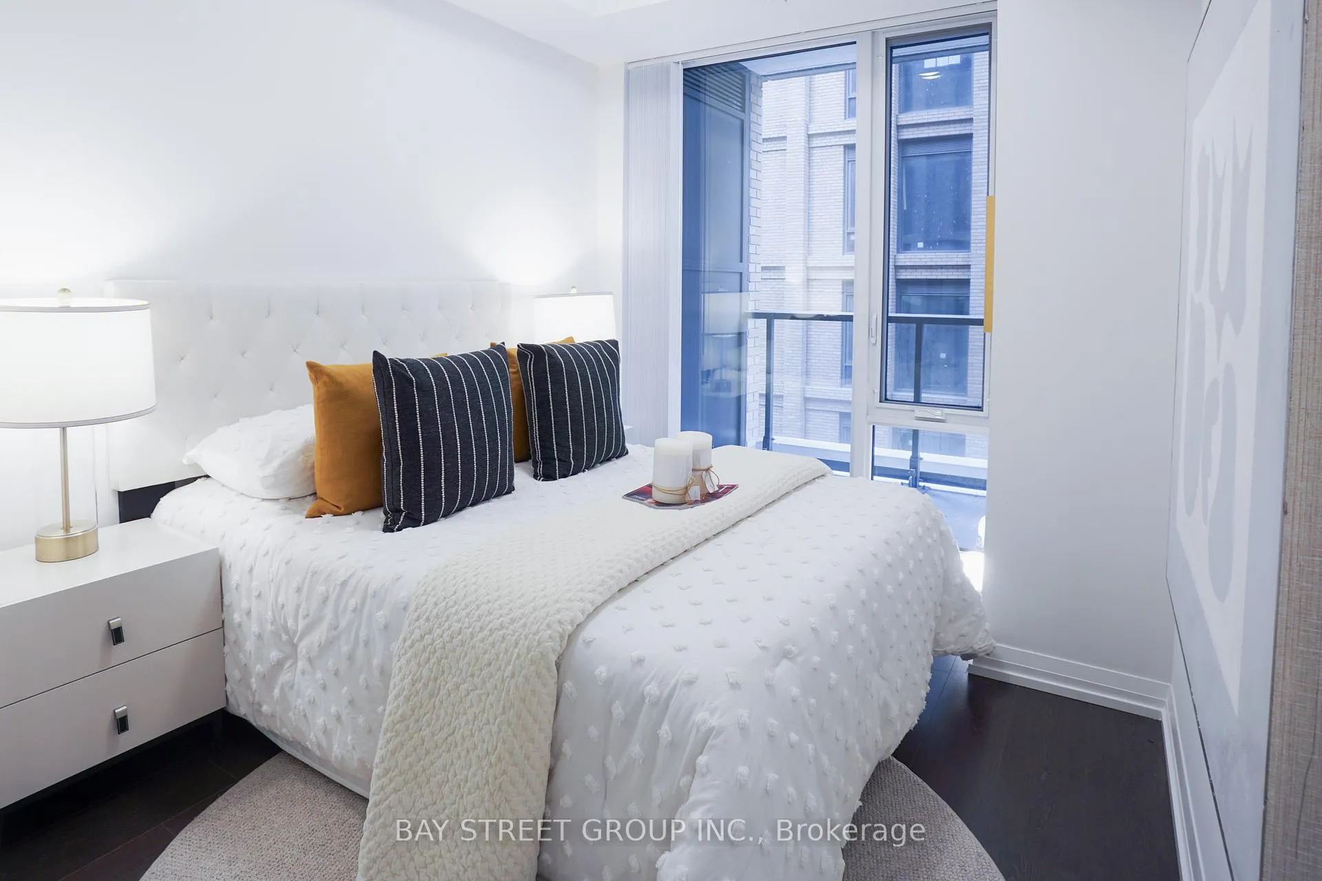 Photo 5 of Unit 1004, 8 Widmer Street, Toronto, Waterfront Communities — HOMEH