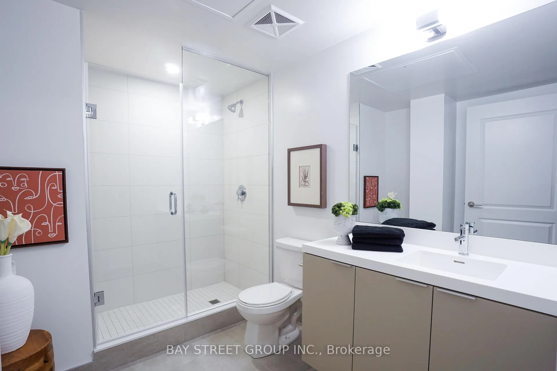 Photo 7 of Unit 1004, 8 Widmer Street, Toronto, Waterfront Communities — HOMEH