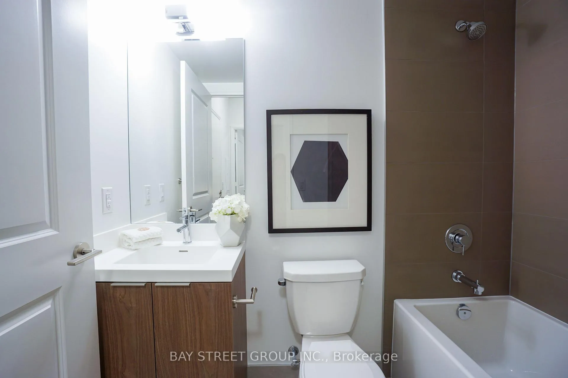 Photo 10 of Unit 1004, 8 Widmer Street, Toronto, Waterfront Communities — HOMEH