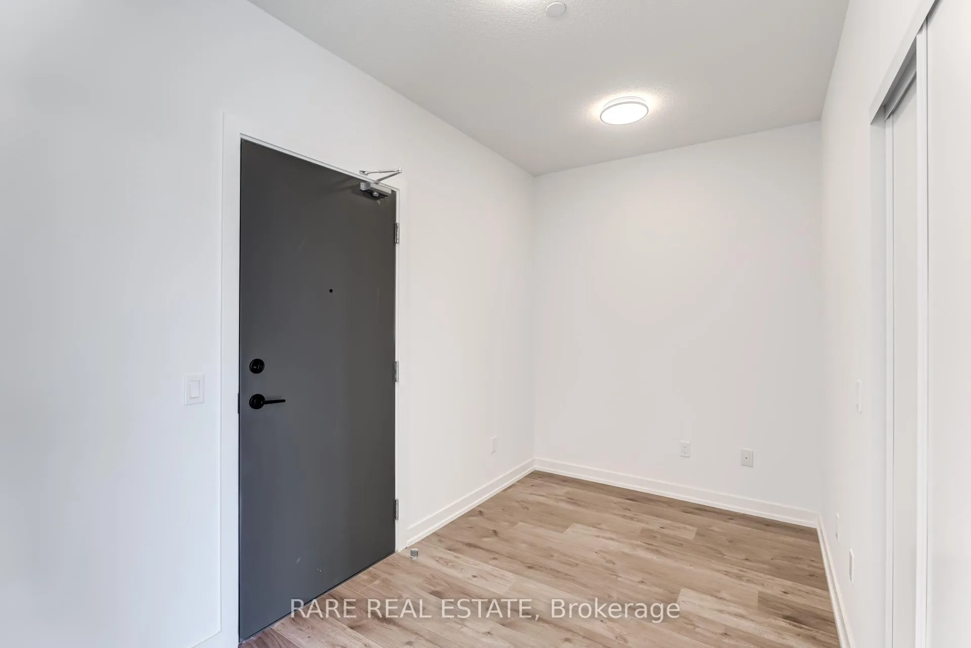 Photo 12 of Unit 103, 1010 Dundas Street E, Whitby, Blue Grass Meadows — HOMEH