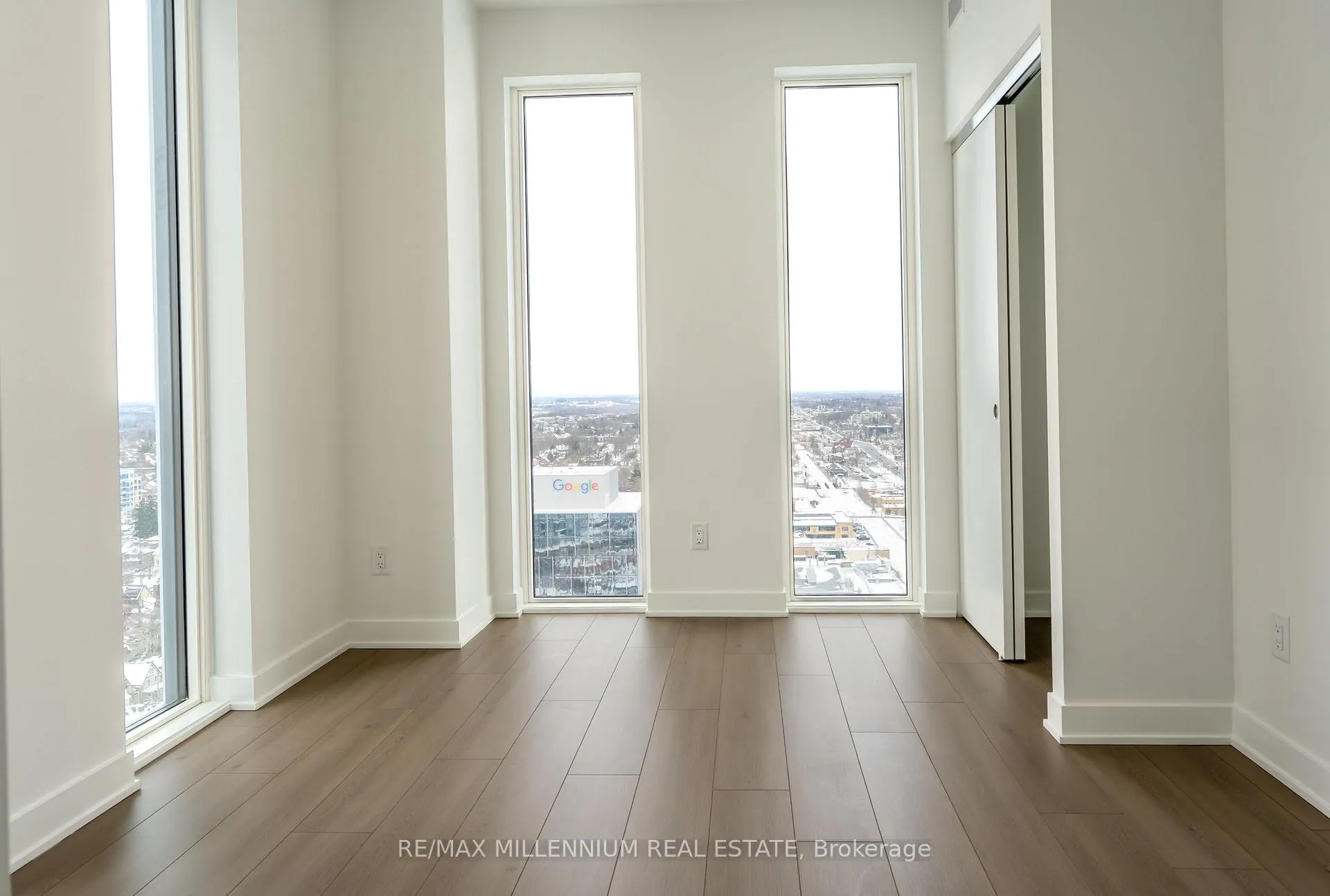 Photo 8 of Unit 2510, 25 Wellington Street, Kitchener — HOMEH
