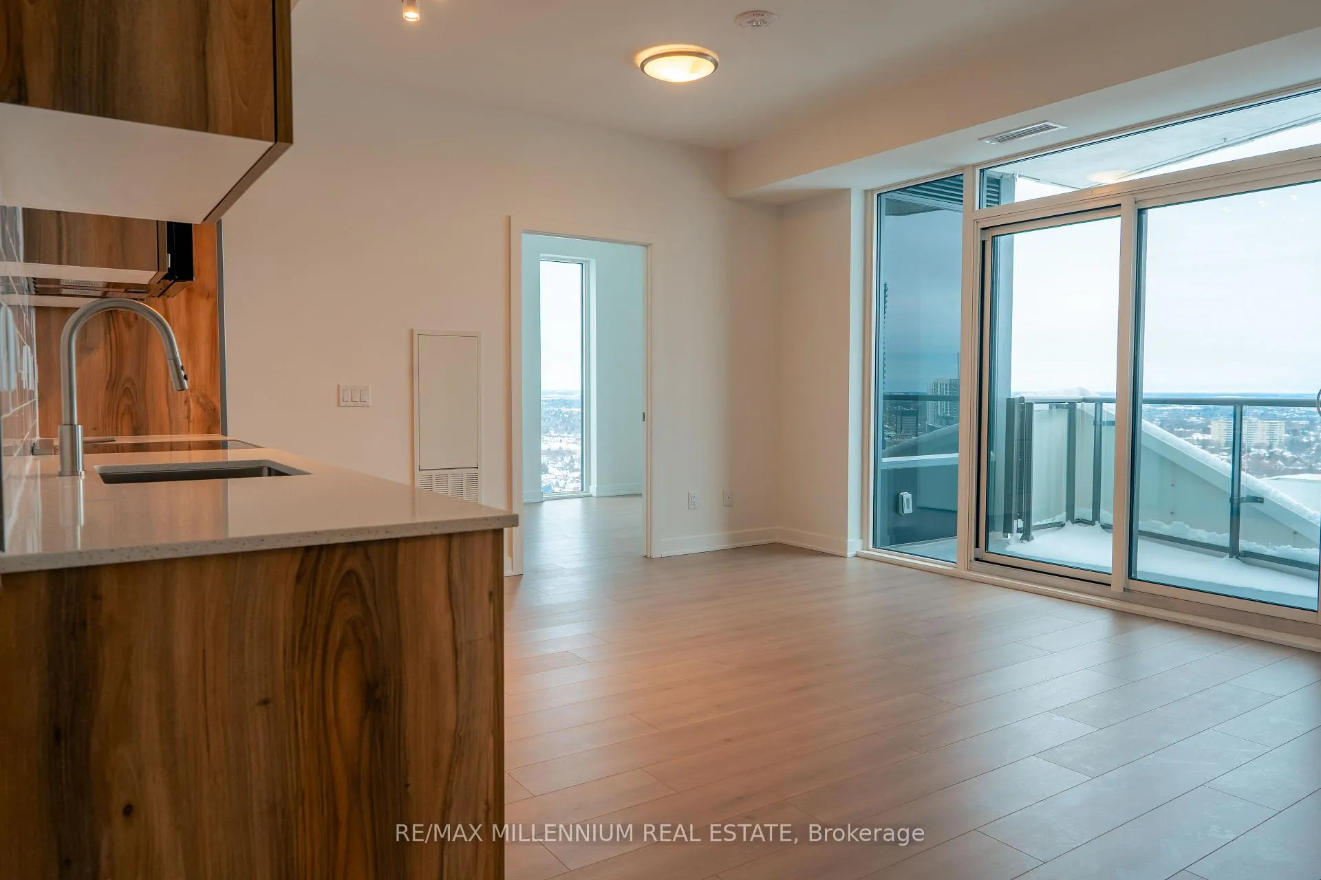 Photo 11 of Unit 2510, 25 Wellington Street, Kitchener — HOMEH