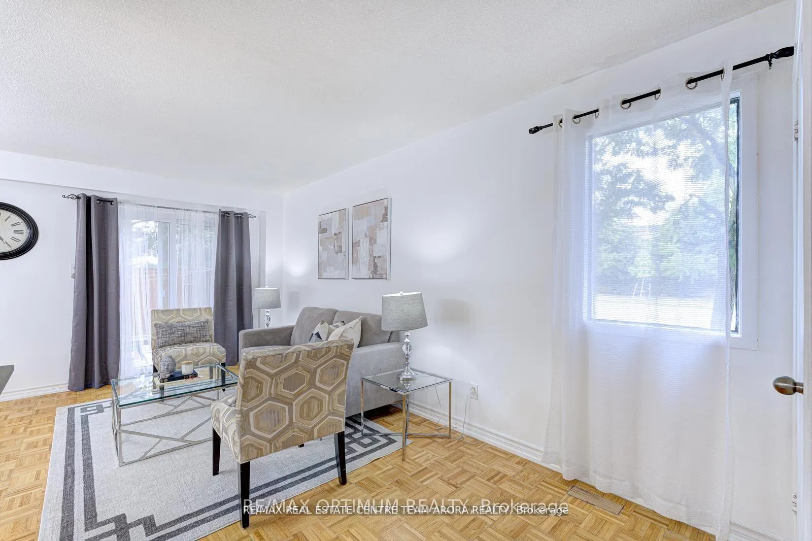 Photo 7 of Unit 90, 90 Dawson Crescent, Brampton, Brampton North — HOMEH