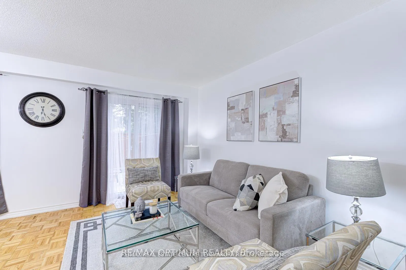 Photo 8 of Unit 90, 90 Dawson Crescent, Brampton, Brampton North — HOMEH